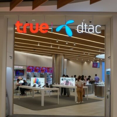 The entrance to a True and dtac outlet in Bangkok, January 2024.